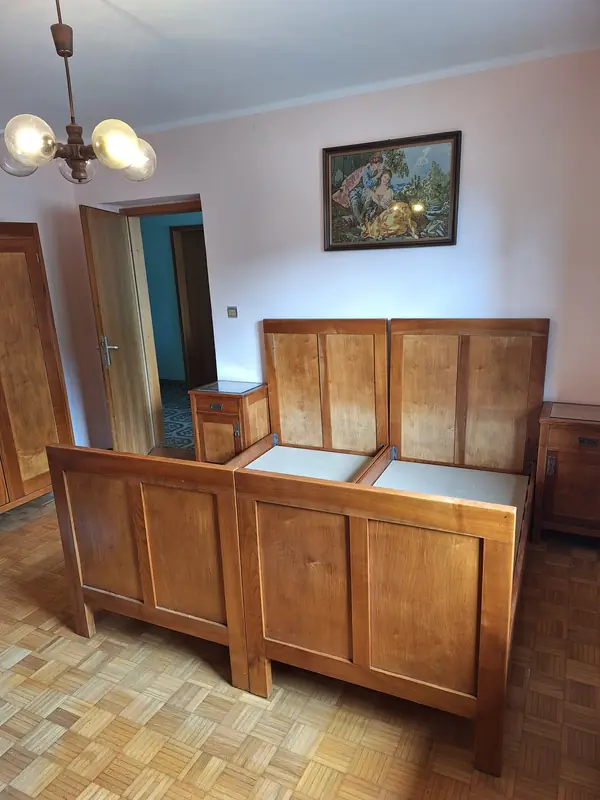 Spalnica z zakonsko posteljo